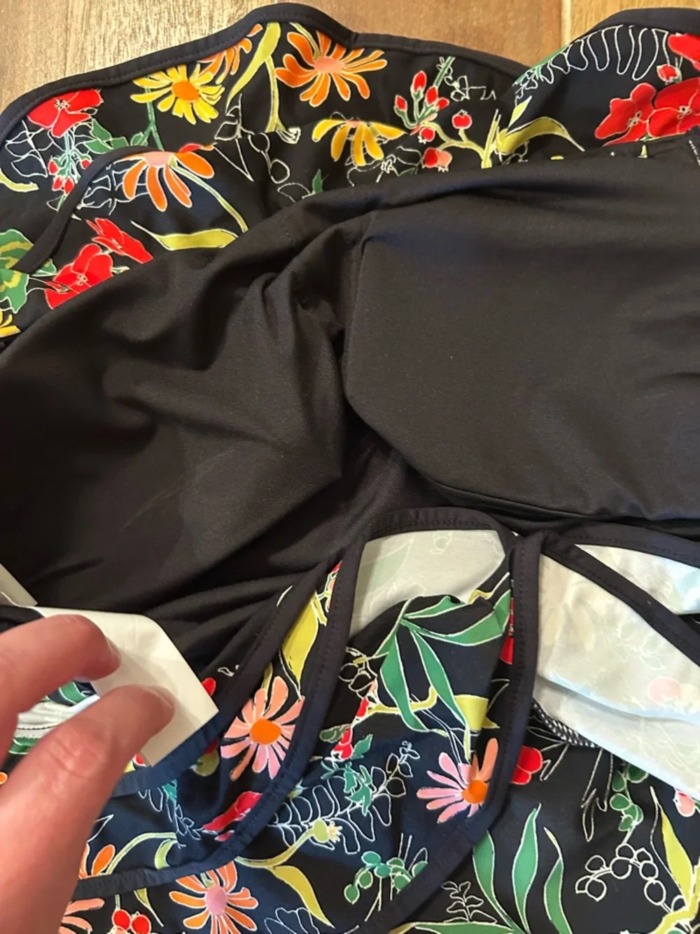 KATE SPADE Black Floral Off-Shoulder Ruffle‎ One-Piece Roof top Garden. XS.